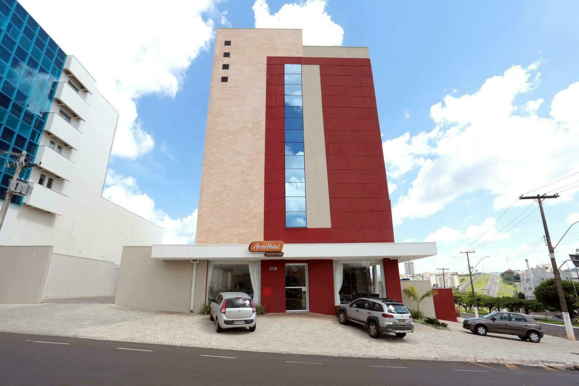 Golden Tower Express Franca By Fenix Hoteis Esterno foto